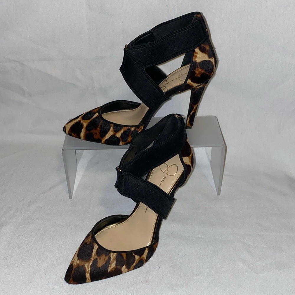Jessica Simpson Leopard Pump size 5.5 4" stiletto heel